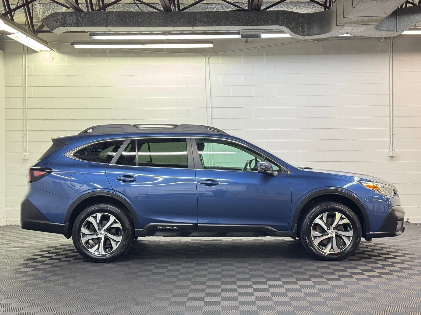 Used 2021 Subaru Outback Limited image 4