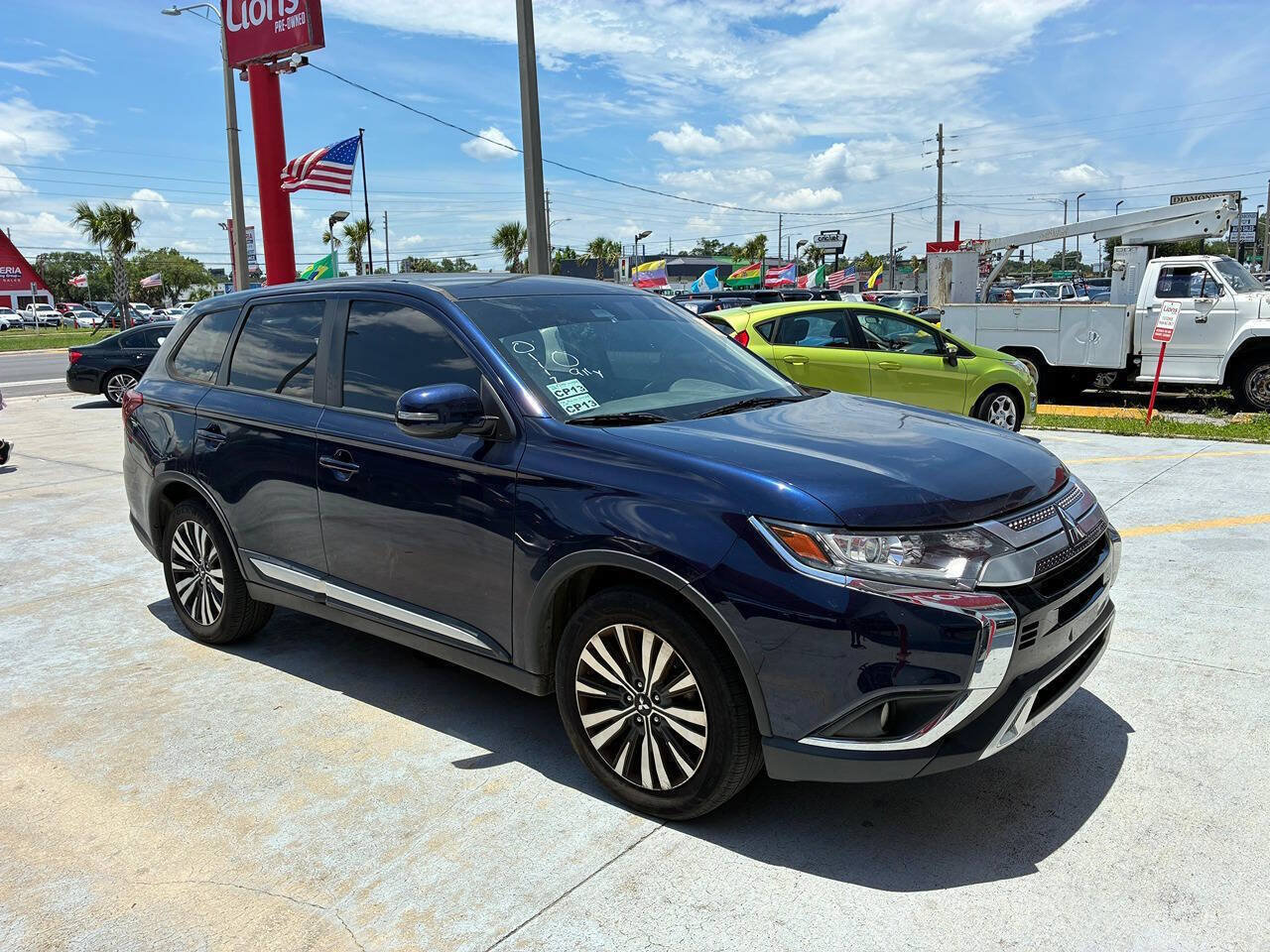Used 2020 Mitsubishi Outlander SE FWD image 6
