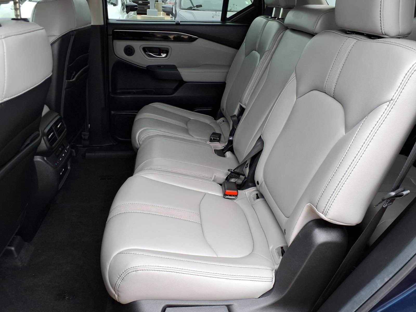 Used 2025 Honda Pilot Touring image 24