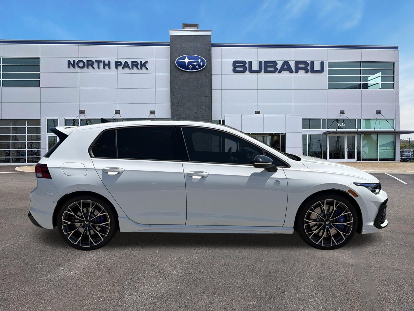 Used 2026 Volkswagen Golf AWD/4WD image 2