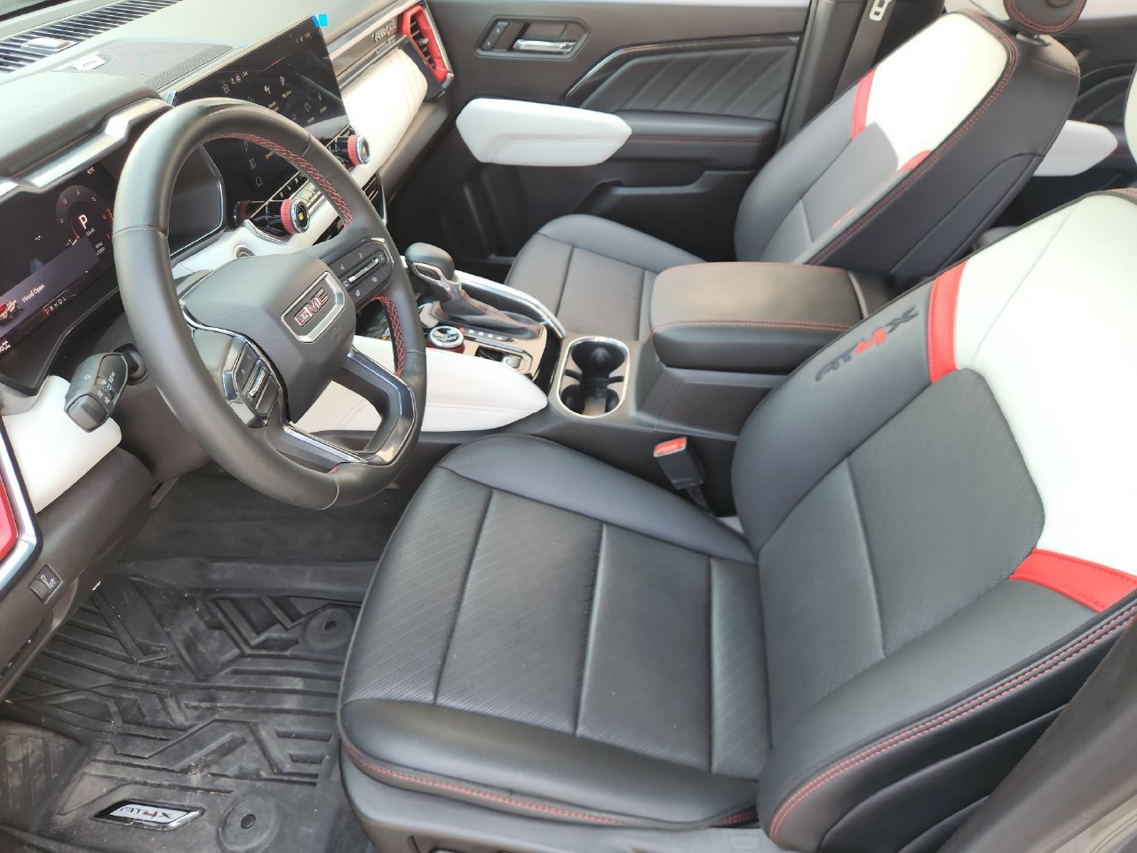 Used 2024 GMC Canyon AT4X AWD/4WD image 11
