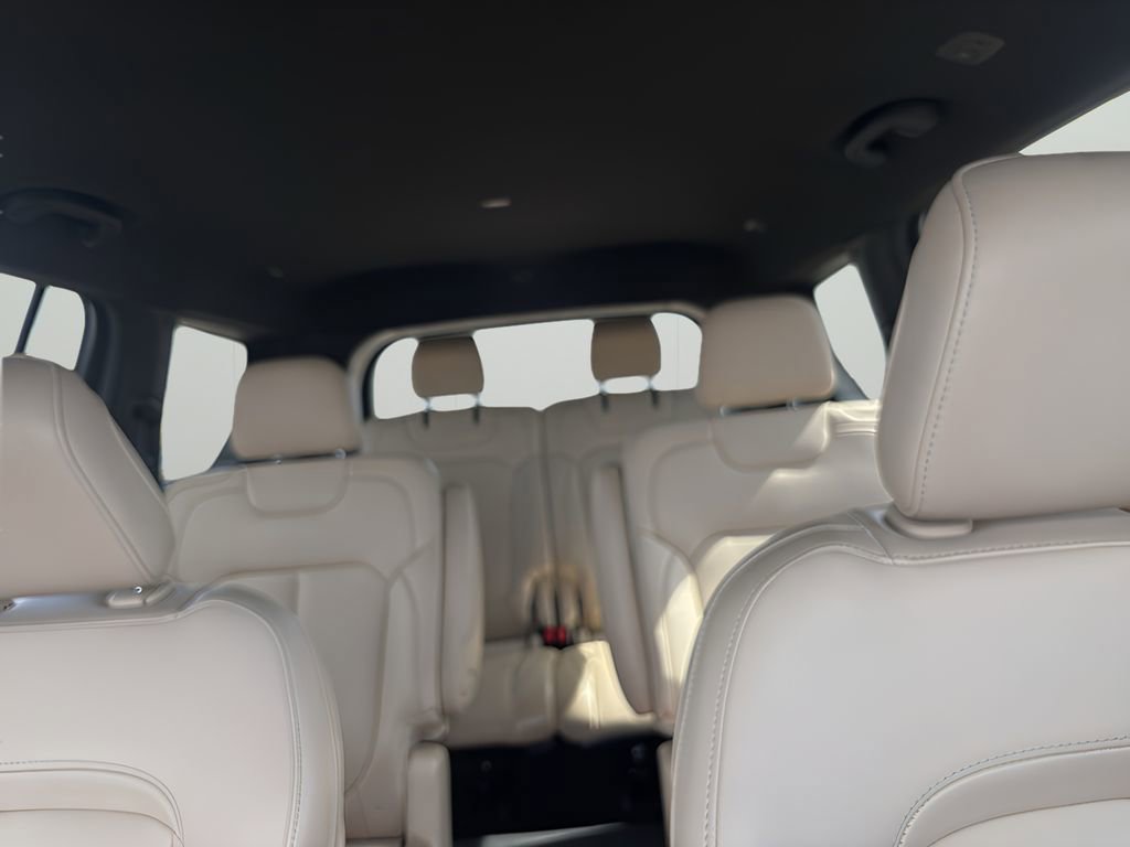 Used 2024 Jeep Grand Cherokee L Limited w/ Black Appearance Package image 16