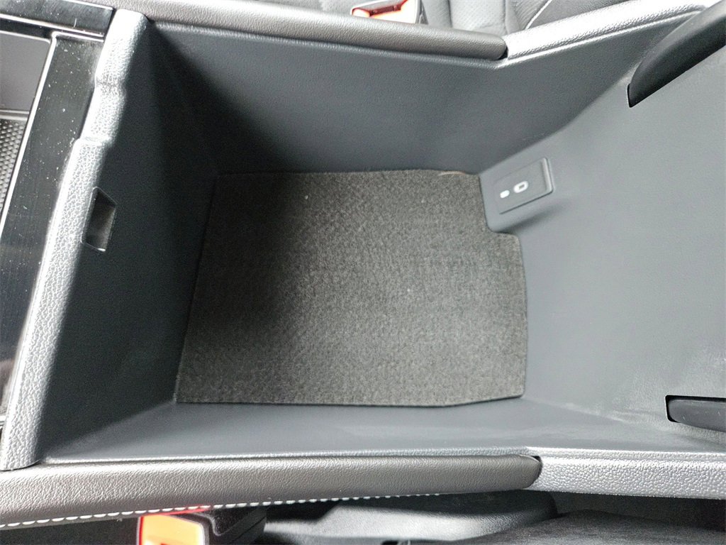 Used 2025 Volkswagen Atlas SE image 29