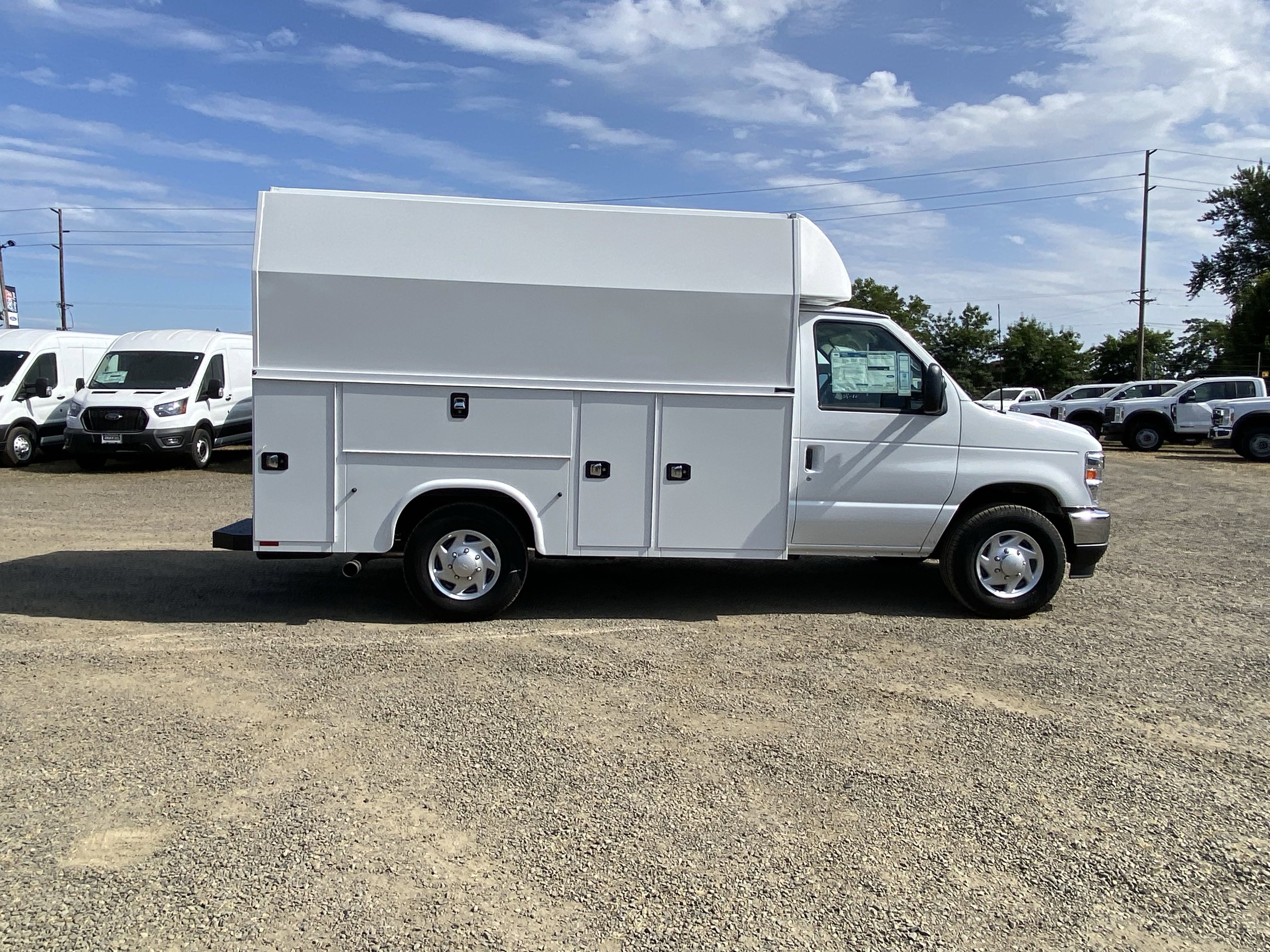 New 2026 Ford E-350 and Econoline 350 Super Duty w/ Power Equipment Group image 9