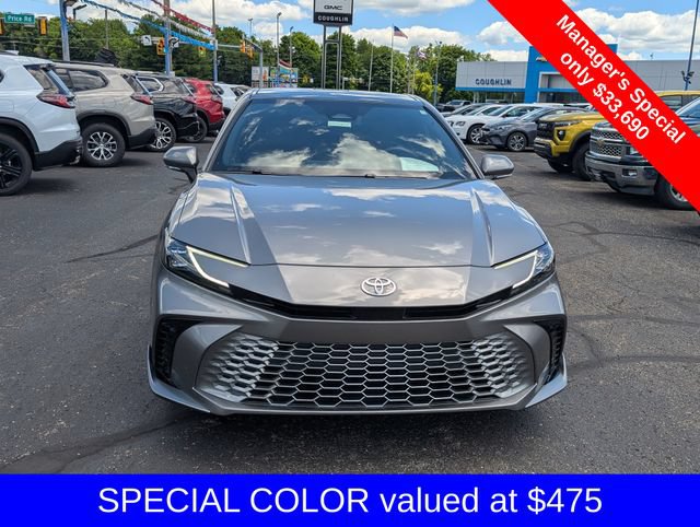 Used 2025 Toyota Camry XSE FWD image 2