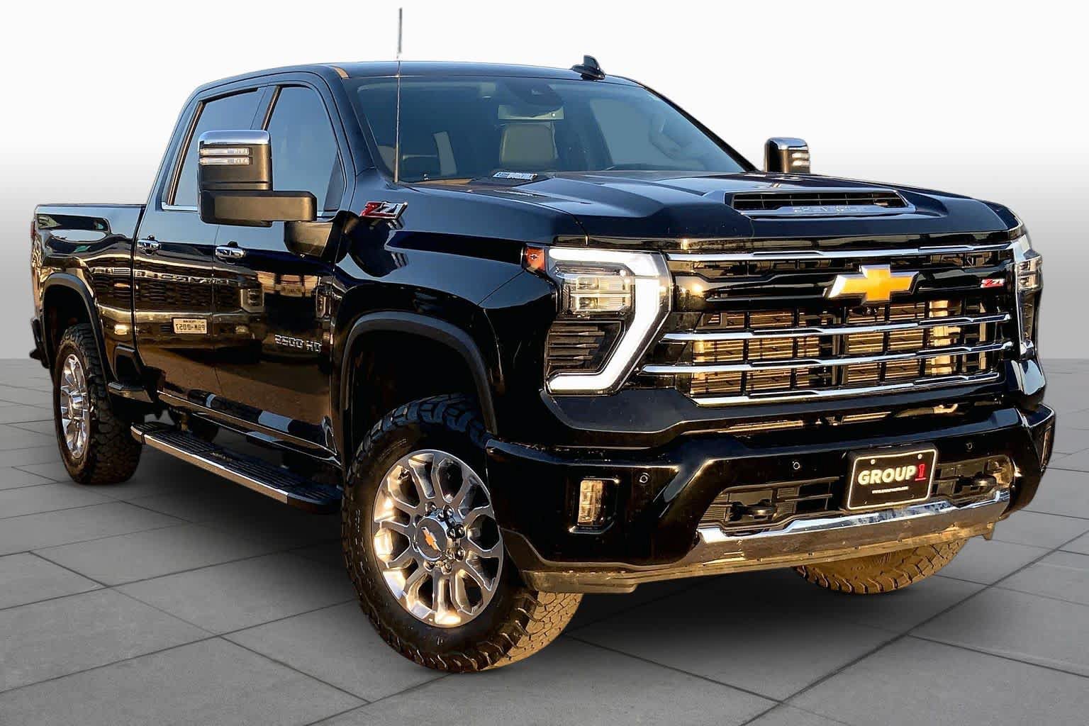 Used 2025 Chevrolet Silverado 2500 LTZ w/ Z71 Chrome Sport Edition AWD/4WD image 3