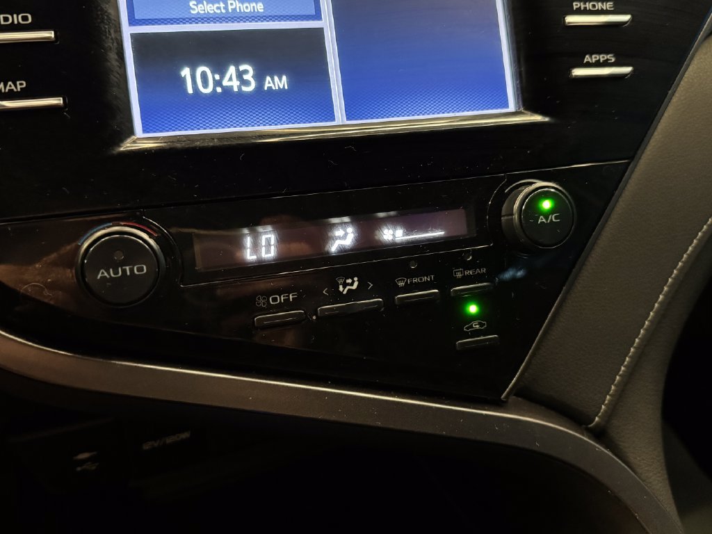 Used 2019 Toyota Camry SE FWD image 15