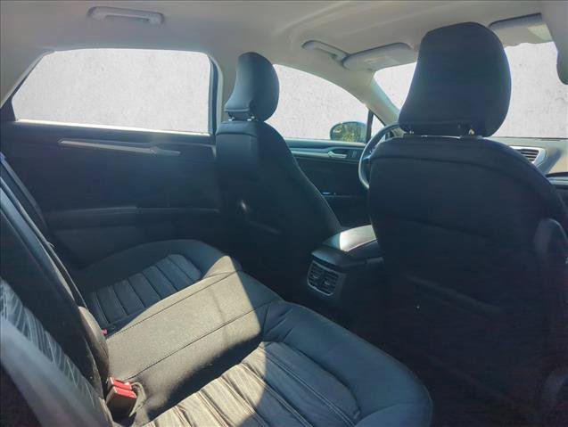 Used 2016 Ford Fusion SE FWD image 26