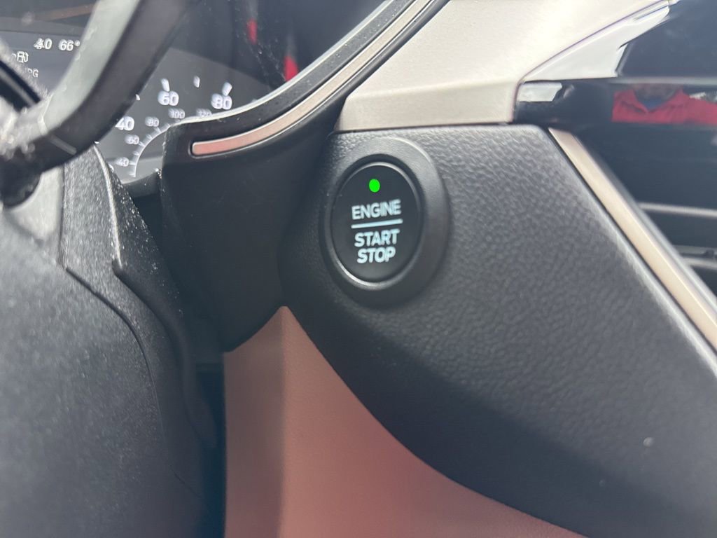 Certified 2022 Ford Escape SEL image 35