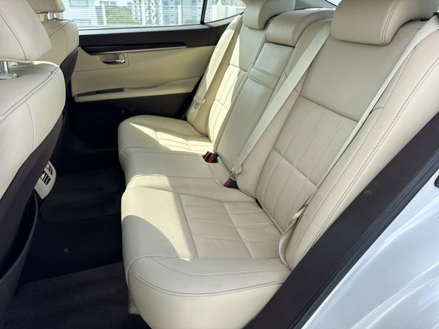 Used 2018 Lexus ES 350 350 w/ Luxury Package w/Wood Trim image 23