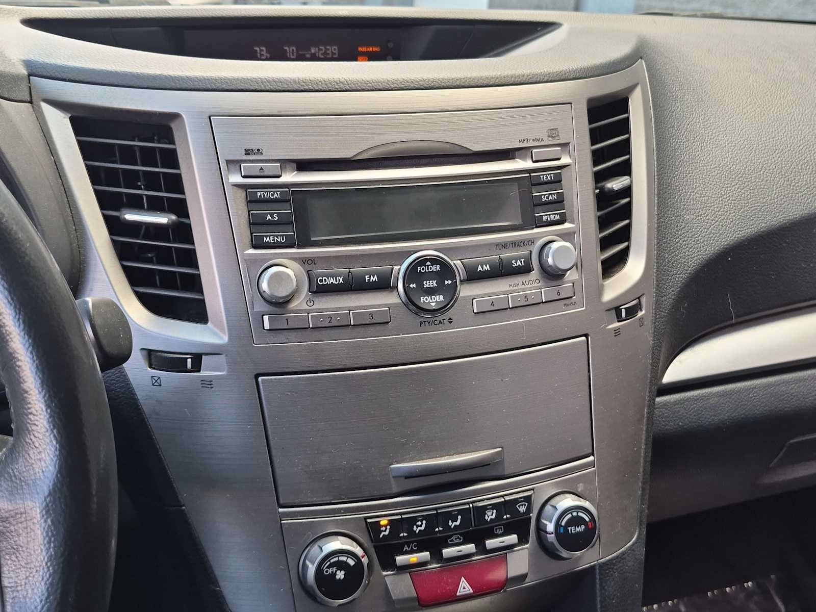 Used 2010 Subaru Outback 2.5i Premium AWD/4WD image 26