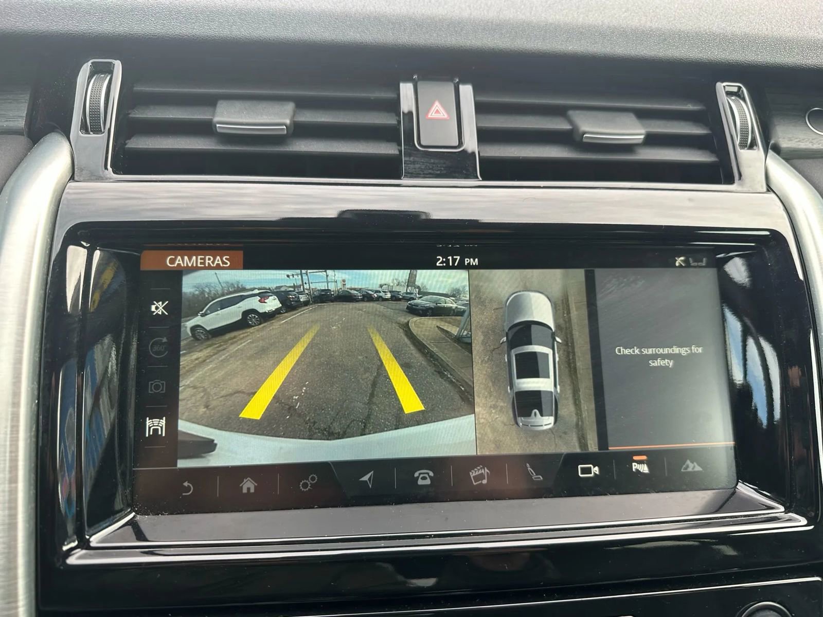 Used 2018 Land Rover Discovery HSE image 41