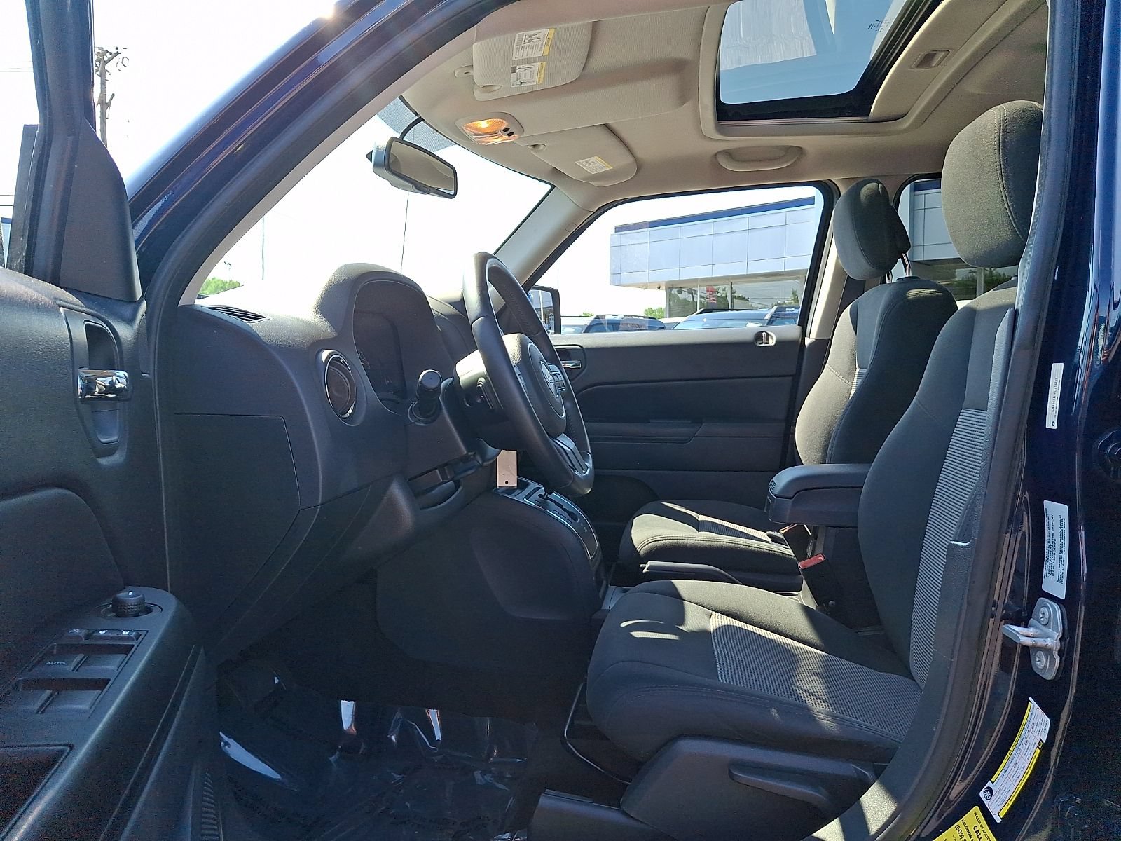Used 2015 Jeep Patriot Latitude w/ Sun/Sound Group AWD/4WD image 14