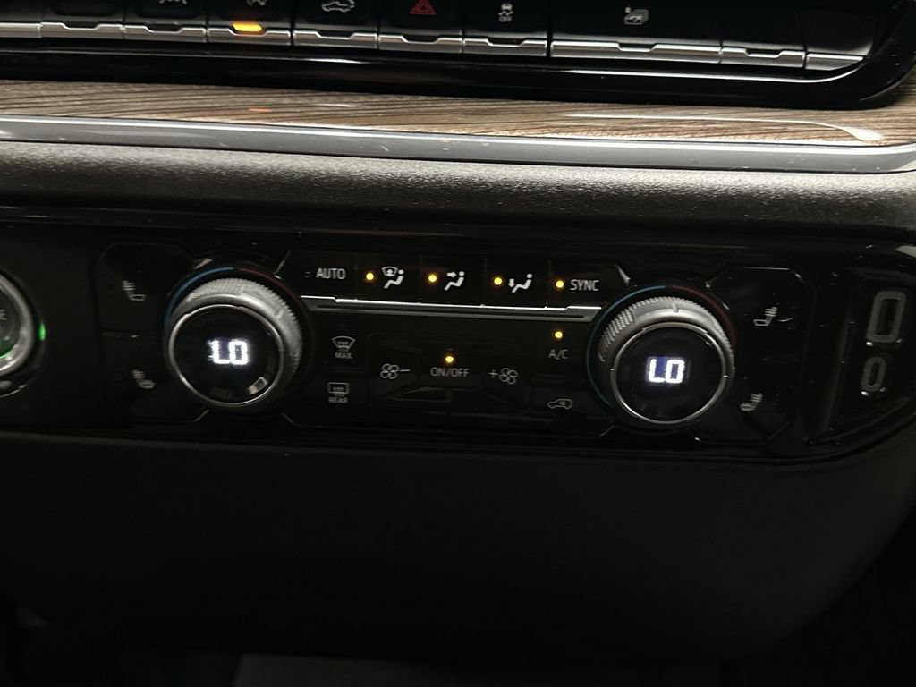 Used 2024 Chevrolet Silverado 1500 LT AWD/4WD image 43