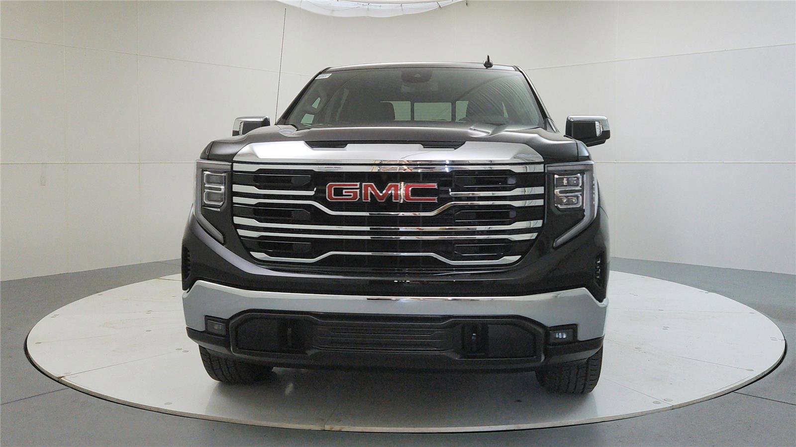 New 2026 GMC Sierra 1500 SLT w/ SLT Premium Package image 2