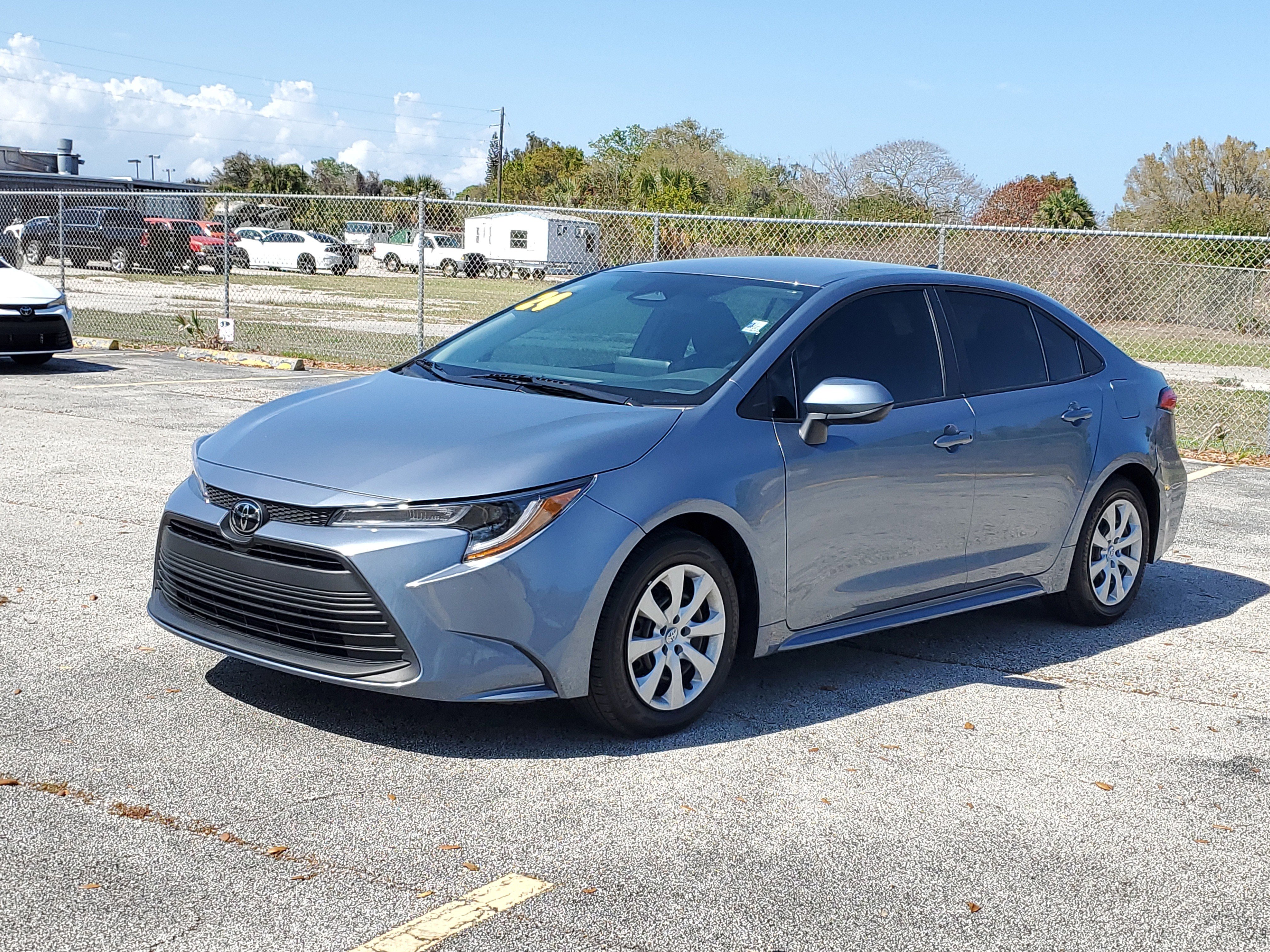 Used 2024 Toyota Corolla LE FWD image 2