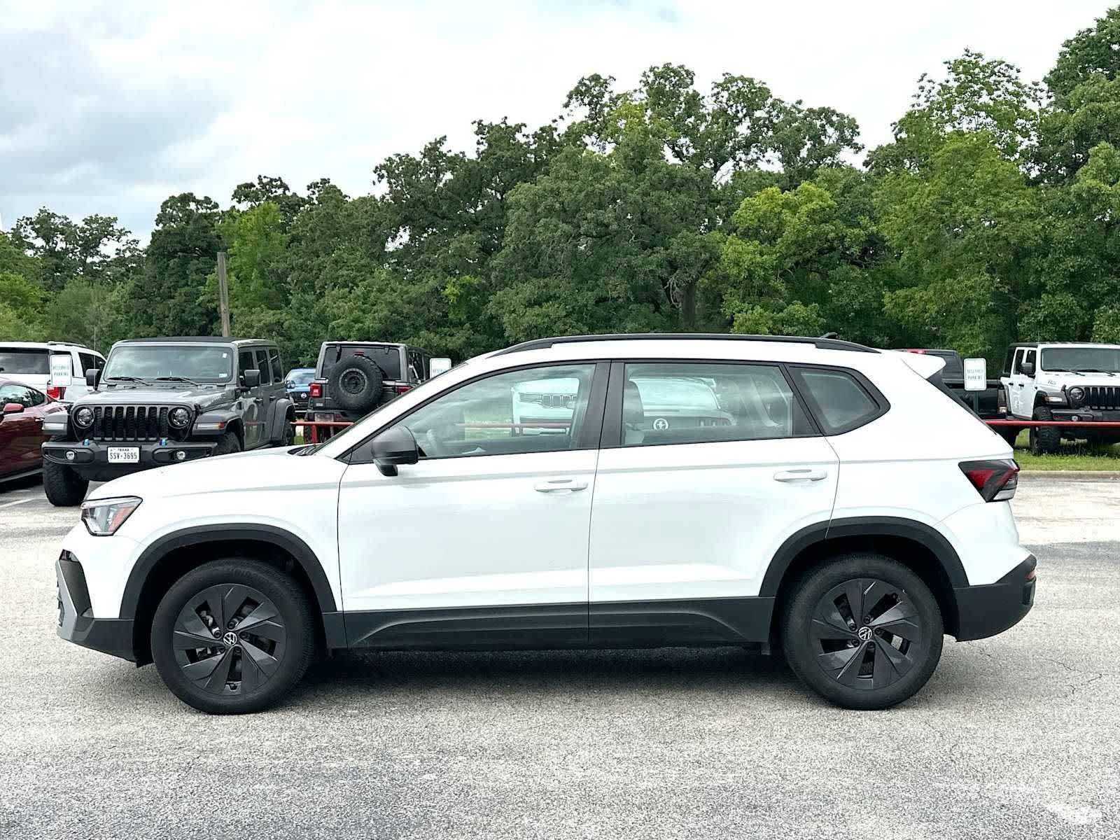 Used 2025 Volkswagen Taos S FWD image 12