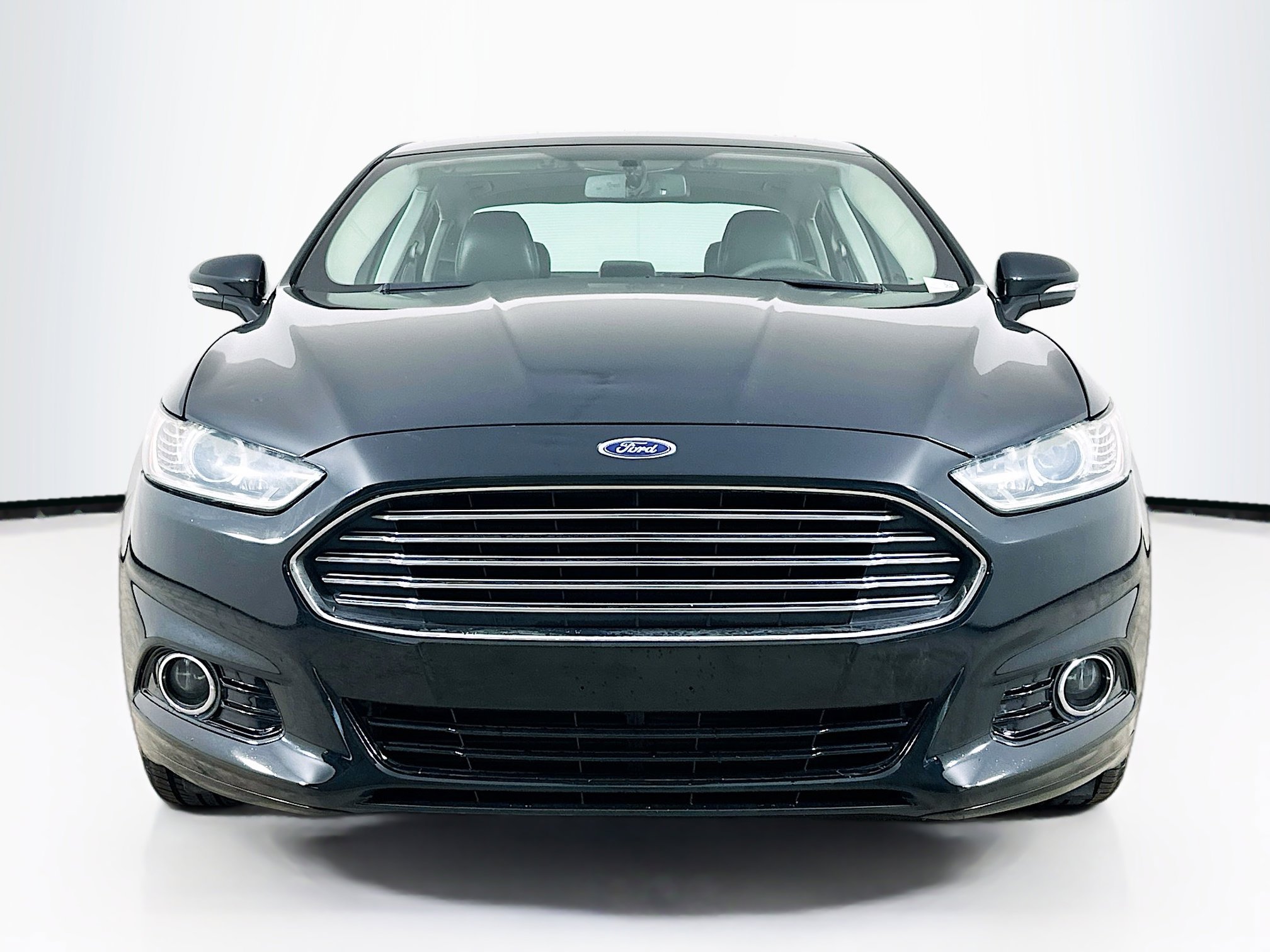Used 2014 Ford Fusion Titanium image 2