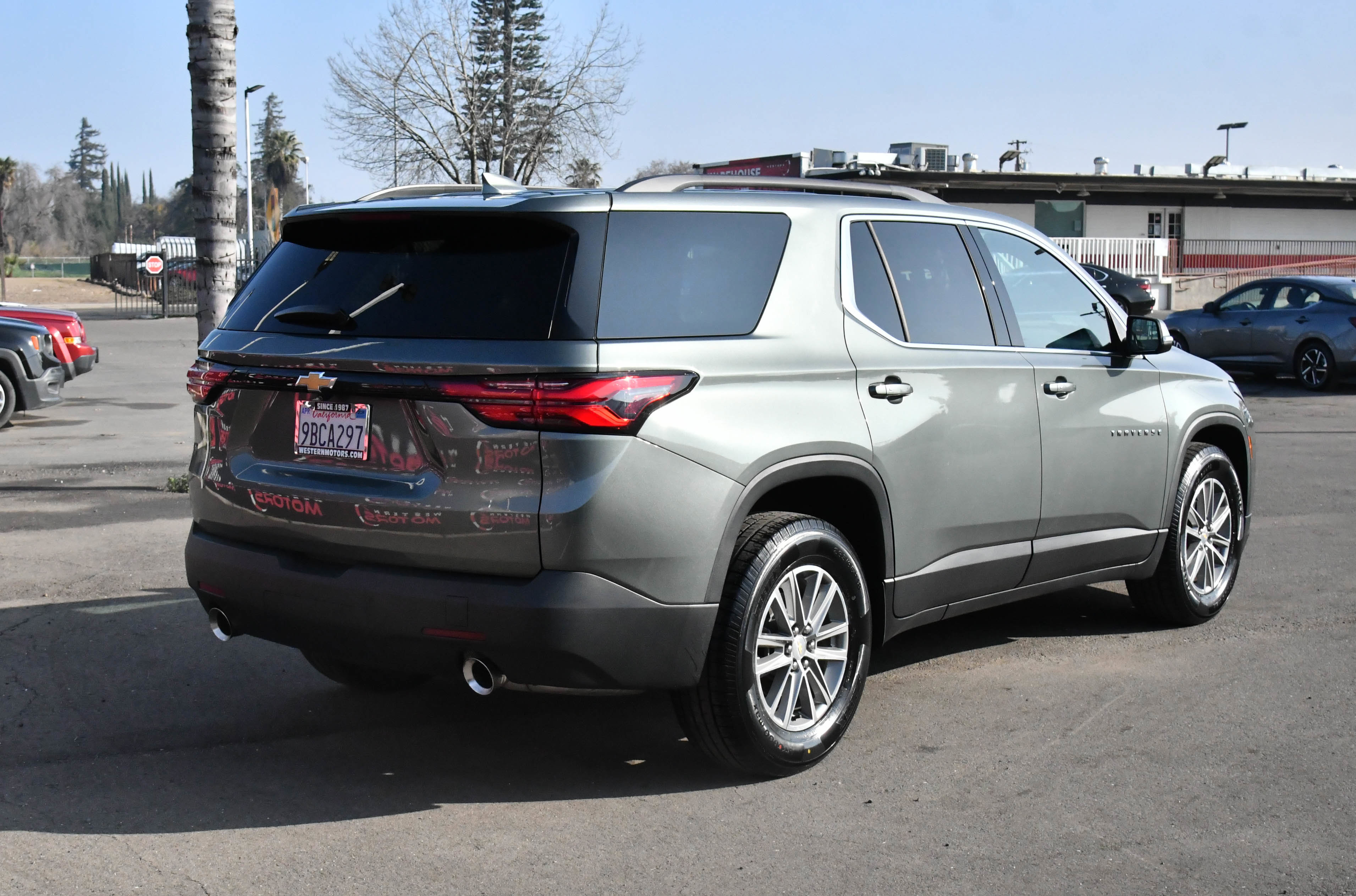 Used 2022 Chevrolet Traverse LT image 8