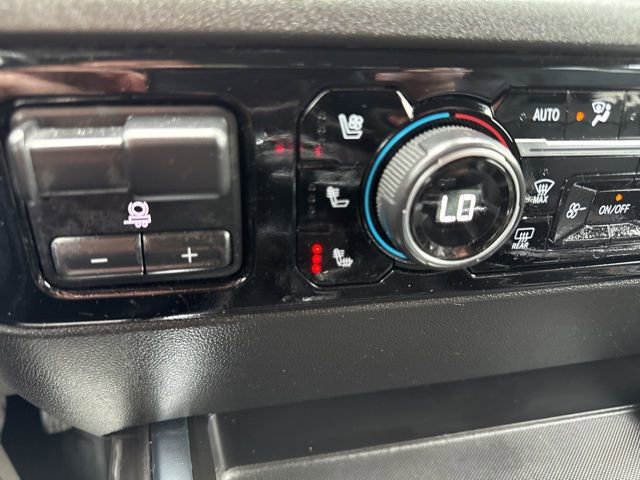 Used 2022 Chevrolet Silverado 1500 LTZ image 50