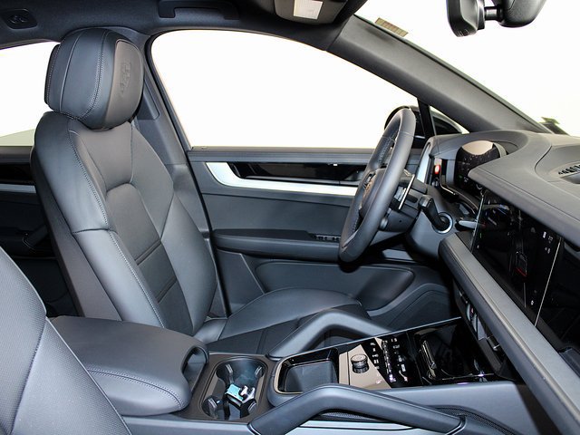 New 2026 Porsche Cayenne E-Hybrid Coupe AWD/4WD image 28