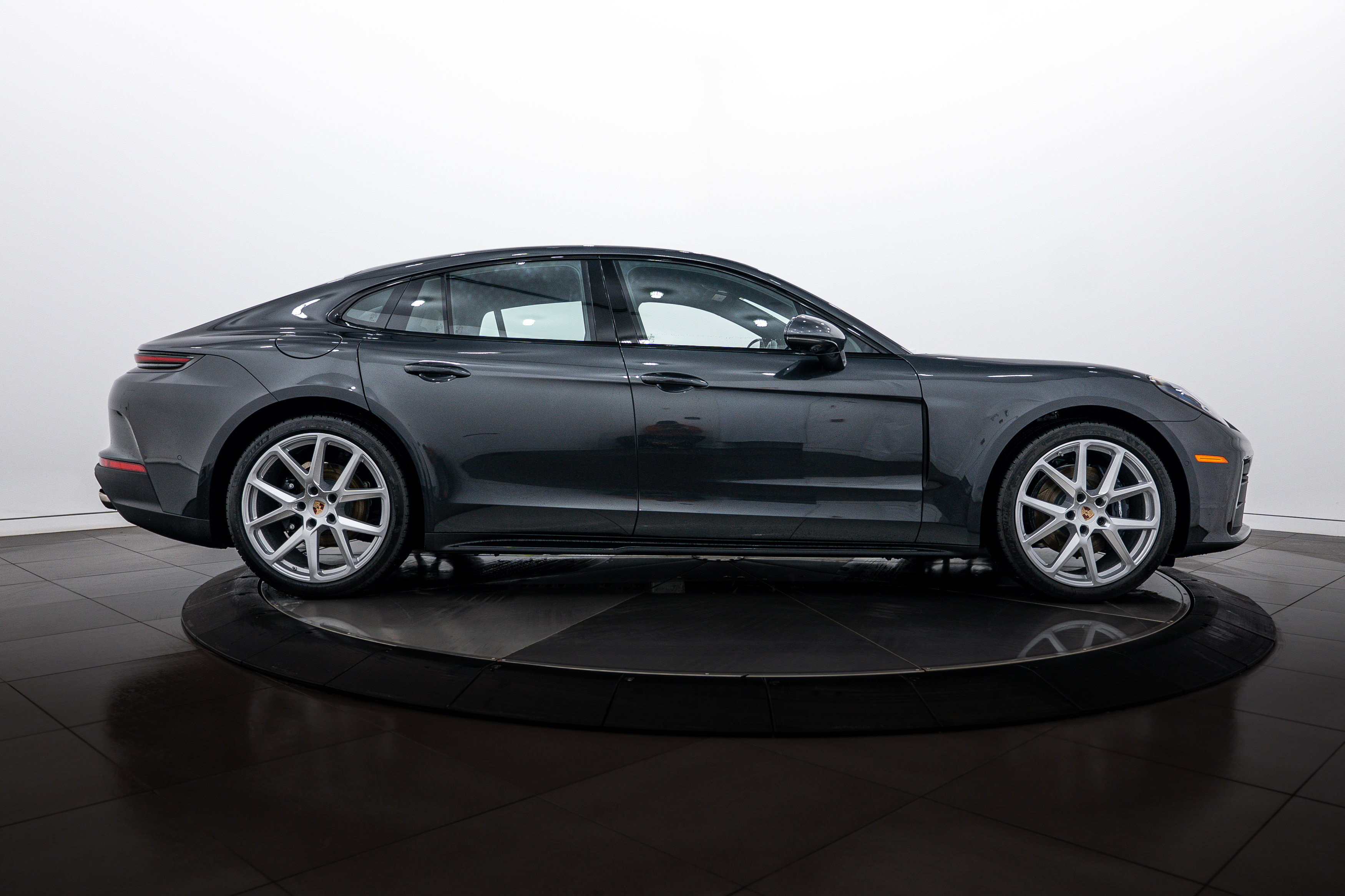 New 2026 Porsche Panamera 4 image 8