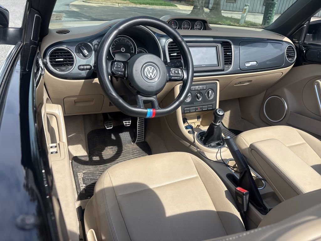 Used 2013 Volkswagen Beetle 2.0T image 17