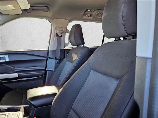Used 2022 Ford Explorer XLT image 19