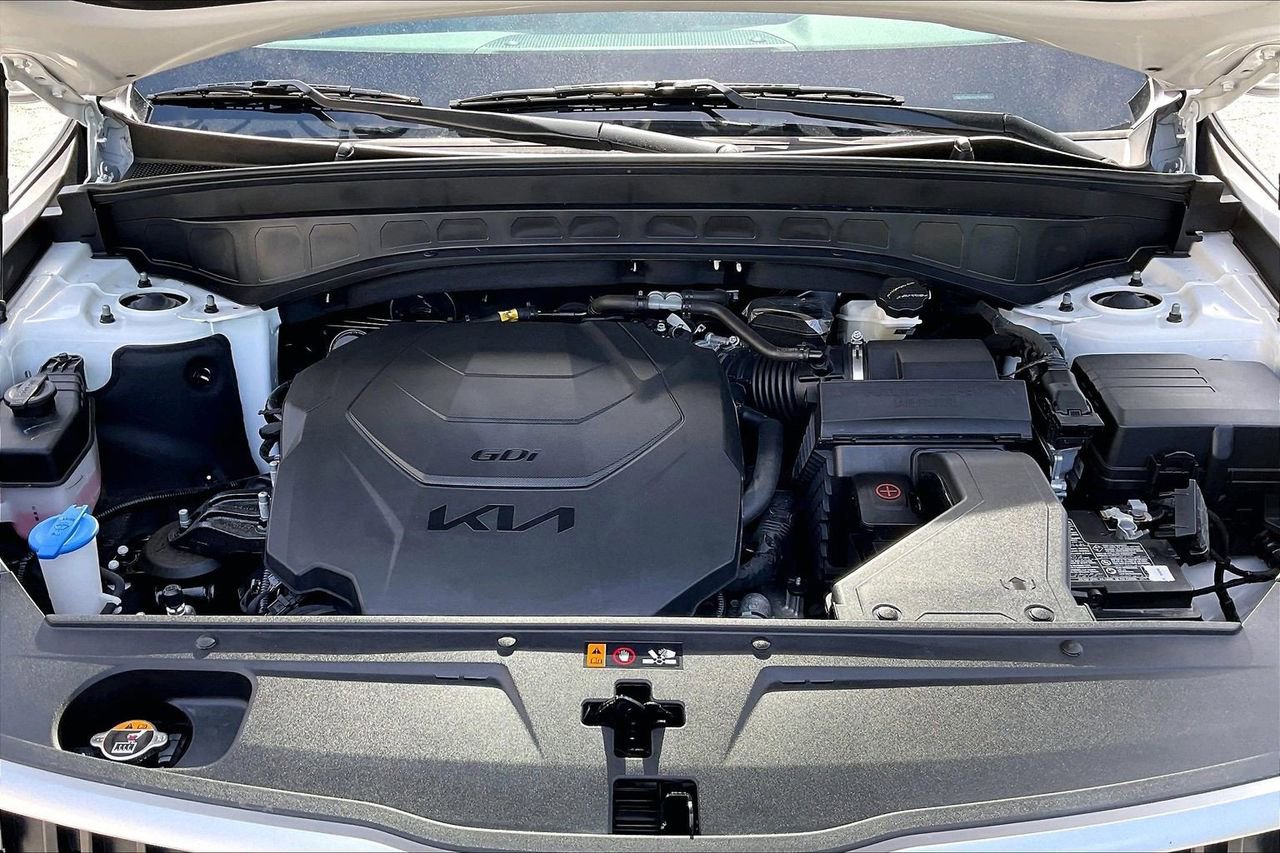 Used 2025 Kia Telluride EX w/ EX Captain's Chair Package FWD image 40