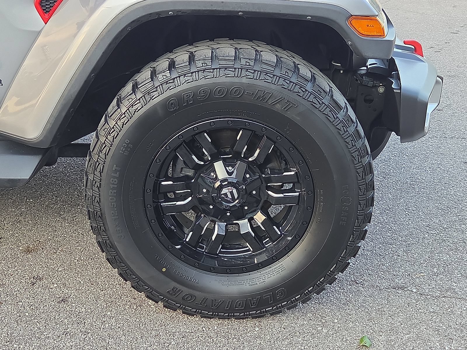 Used 2018 Jeep Wrangler Unlimited Sahara AWD/4WD image 7