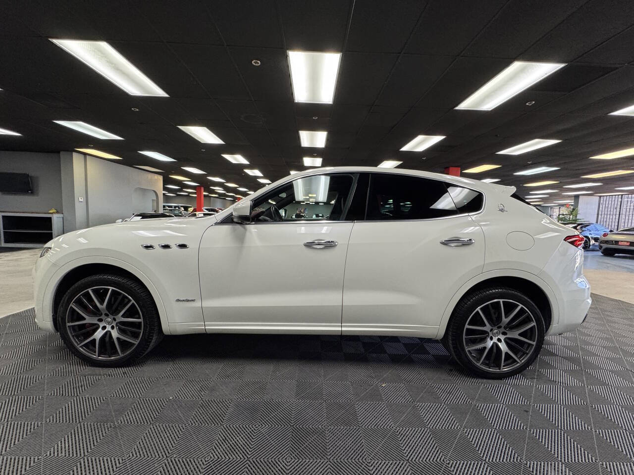 Used 2021 Maserati Levante S GranSport image 9