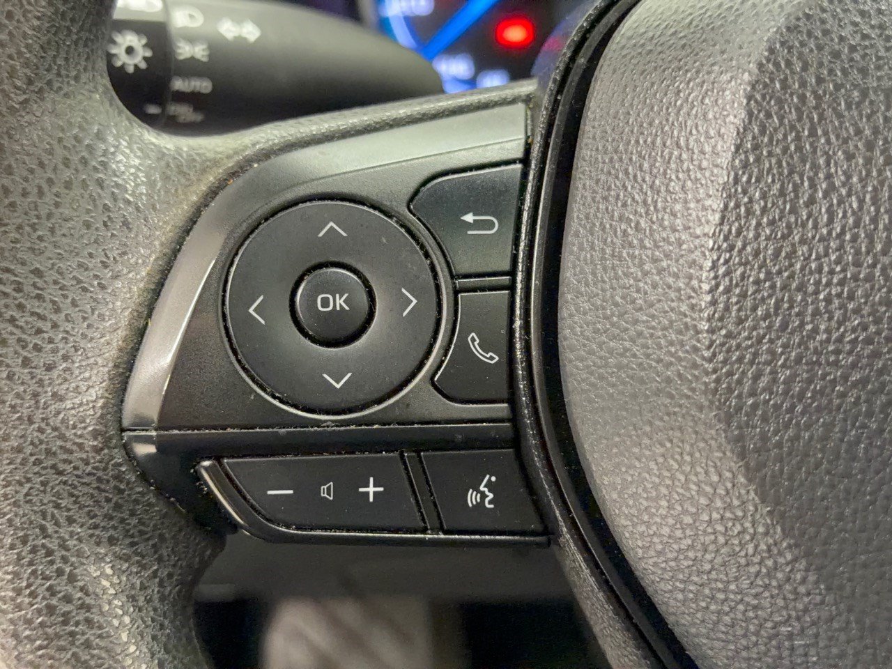 Used 2023 Toyota RAV4 XLE w/ Convenience Package AWD/4WD image 18