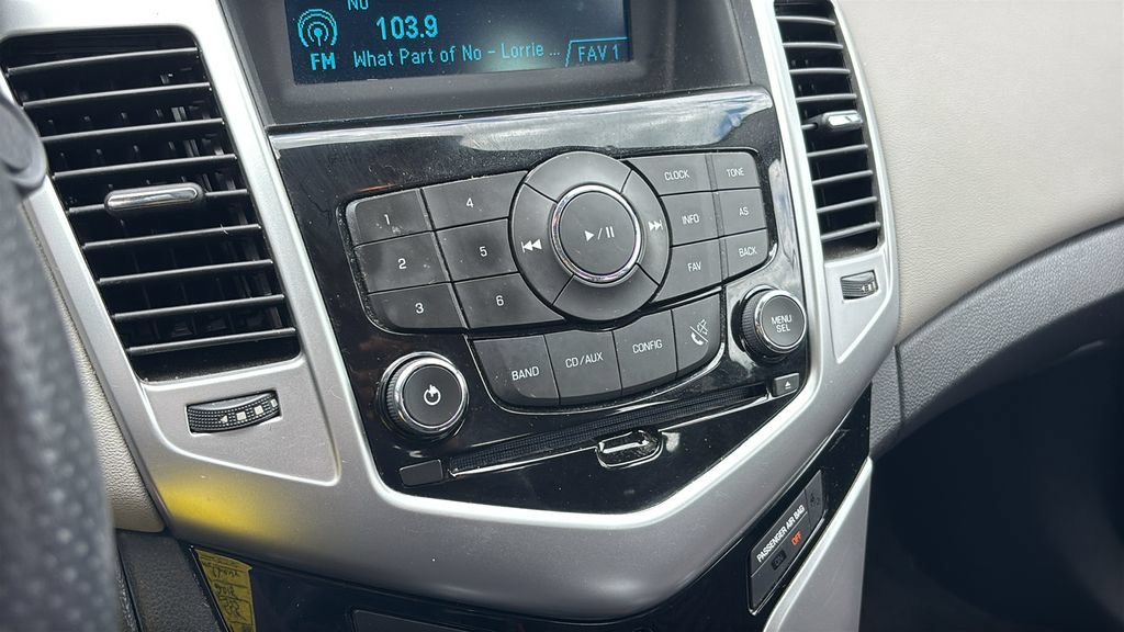 Used 2015 Chevrolet Cruze LT FWD image 18