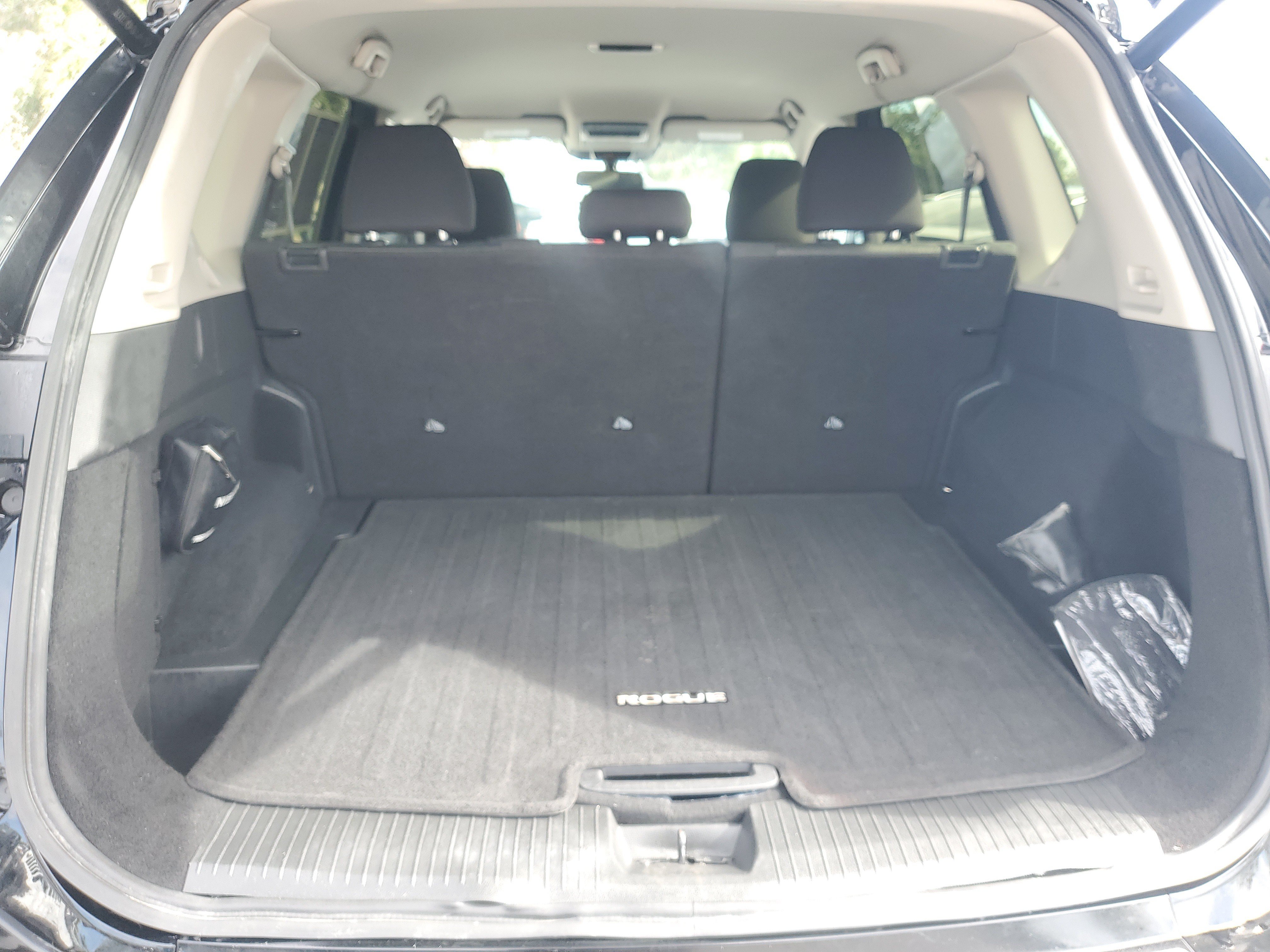 Used 2025 Nissan Rogue SV AWD/4WD image 8