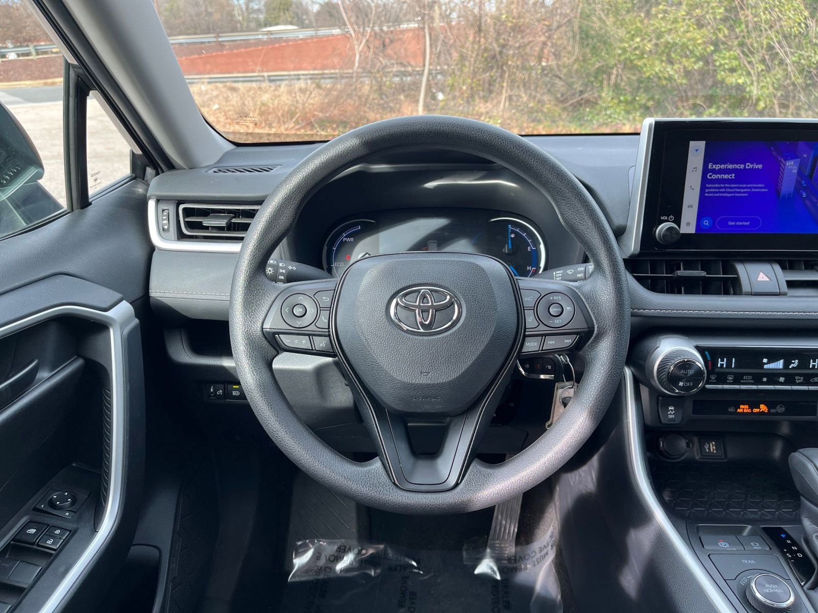 Used 2025 Toyota RAV4 LE image 29