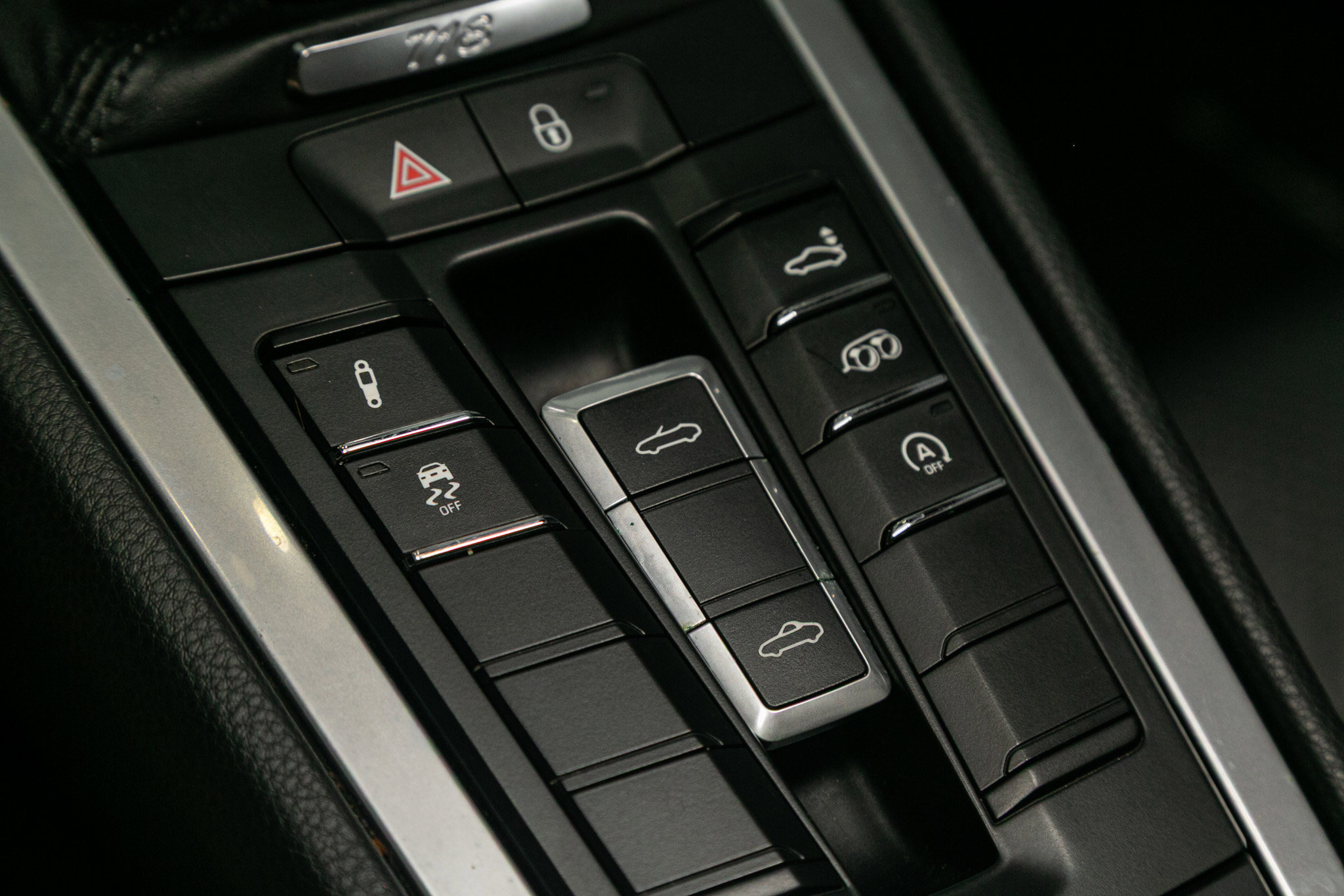 Used 2018 Porsche 718 Boxster Roadster w/ Sport Chrono Package image 26