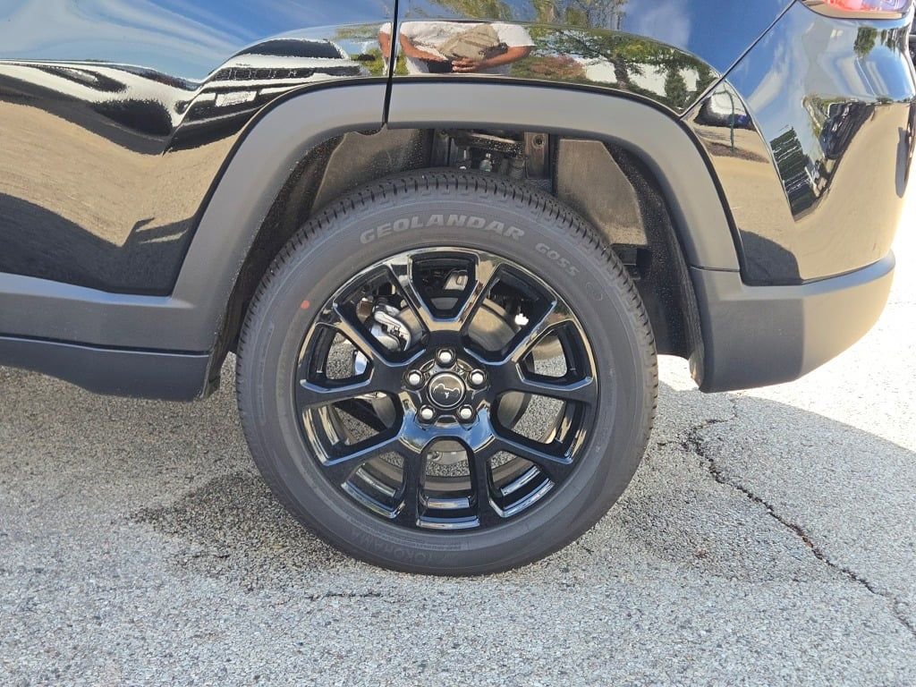 New 2026 Jeep Compass Latitude image 15