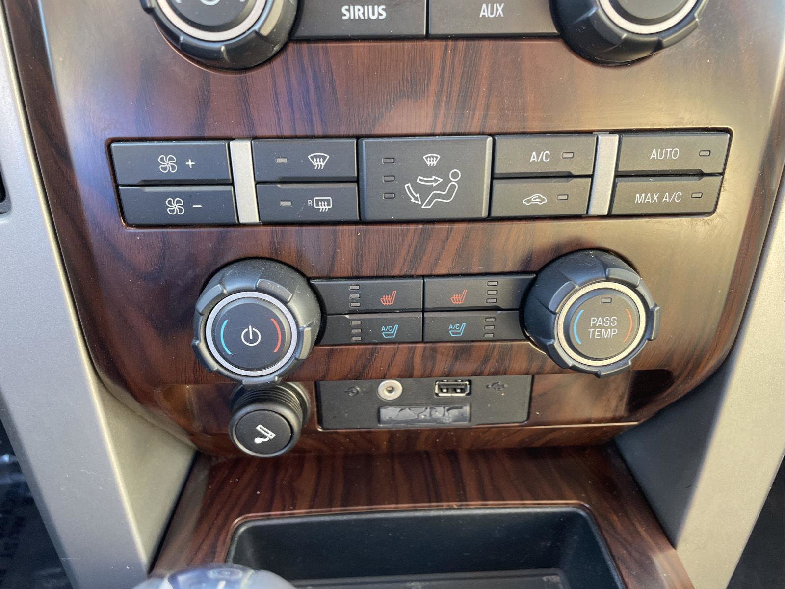 Used 2012 Ford F150 Lariat w/ Lariat Chrome Pkg image 18