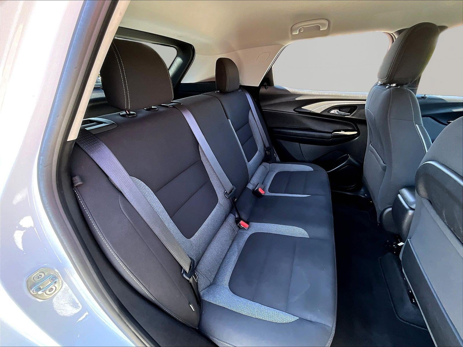 Used 2023 Chevrolet TrailBlazer LT w/ Convenience Package FWD image 25