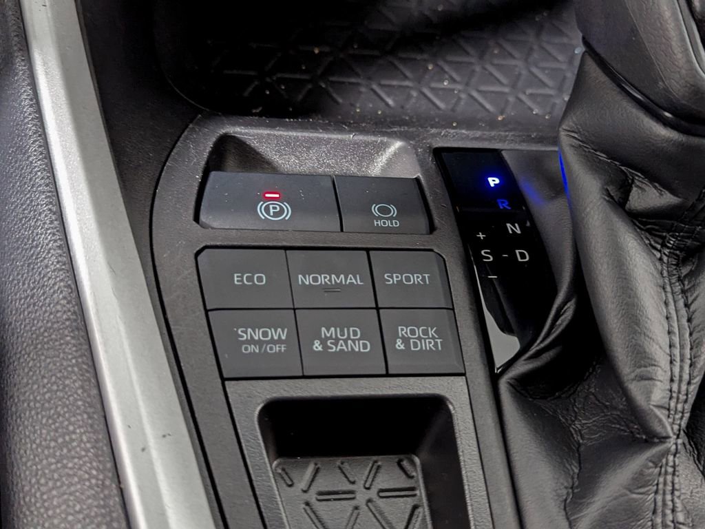 Certified 2024 Toyota RAV4 LE image 30