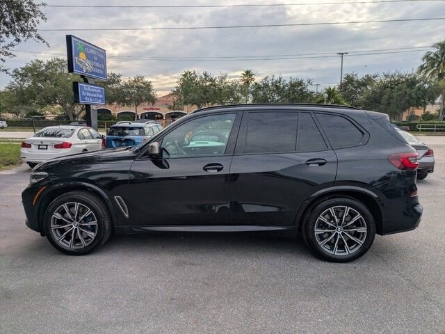 Used 2021 BMW X5 M50i image 4
