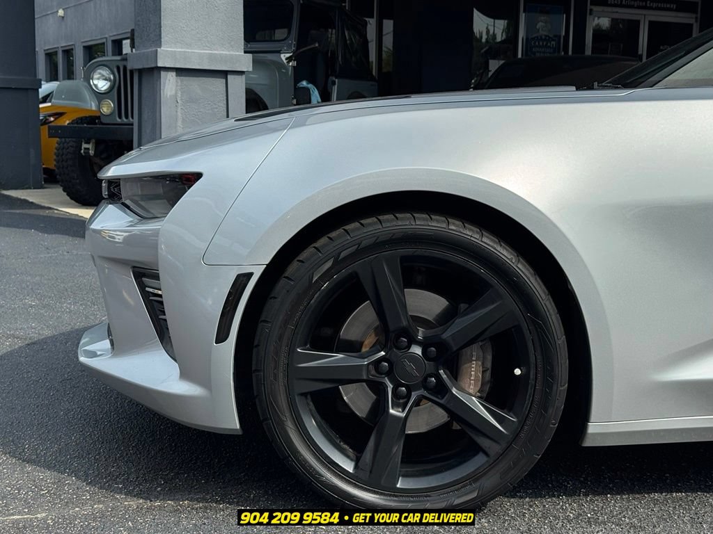 Used 2018 Chevrolet Camaro SS RWD image 14