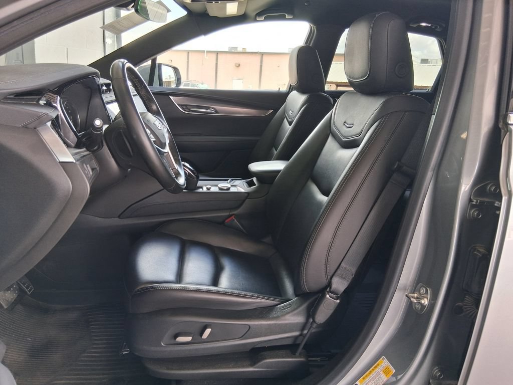 Used 2024 Cadillac XT5 Luxury w/ LPO, Floor Liner Package FWD image 17