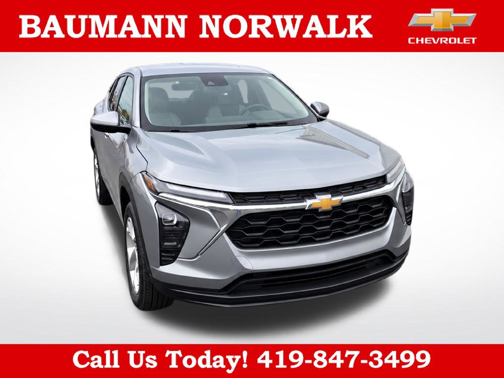 Used 2024 Chevrolet Trax LS w/ LS Convenience Package FWD image 4