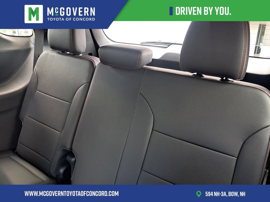 Used 2024 Chevrolet Traverse RS AWD/4WD image 22