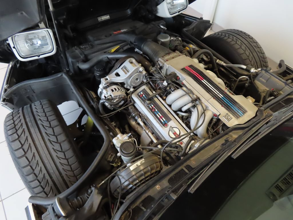 Used 1987 Chevrolet Corvette Convertible RWD image 5
