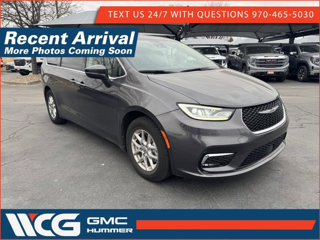 Used 2023 Chrysler Pacifica Touring-L