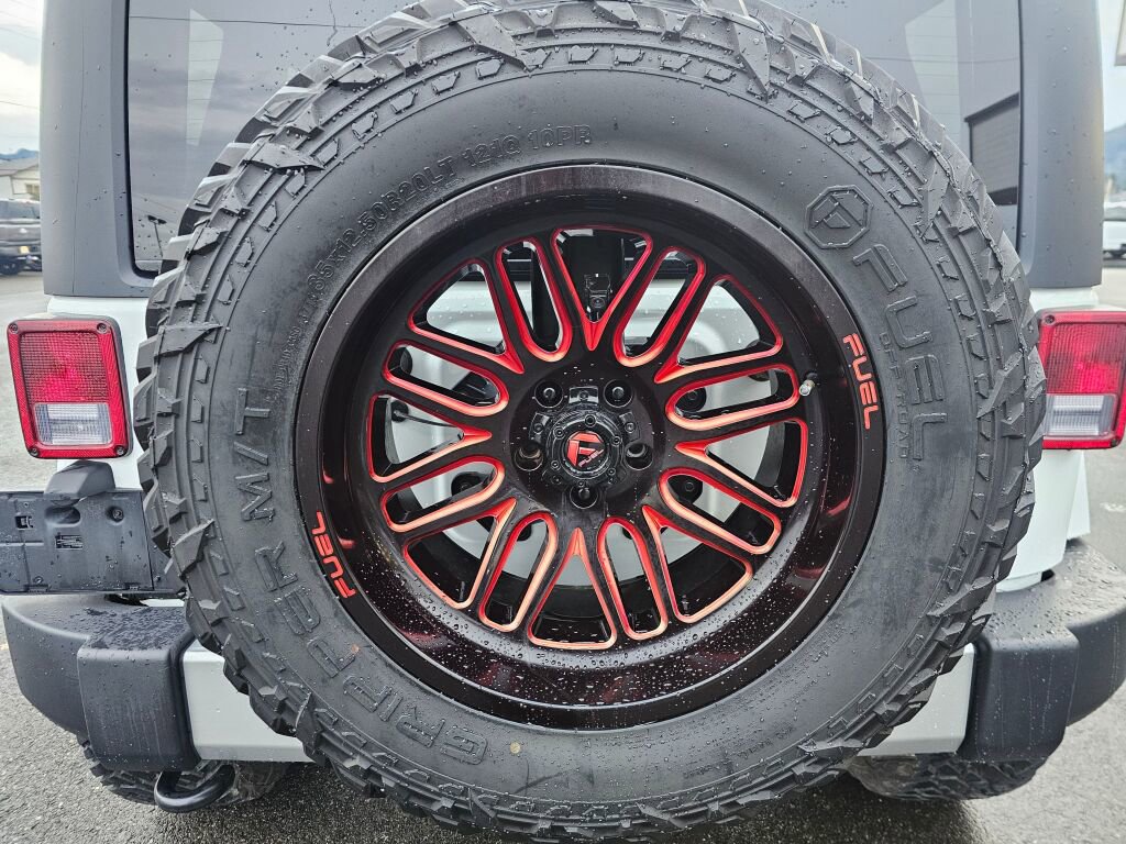 Used 2018 Jeep Wrangler Unlimited Sahara image 9