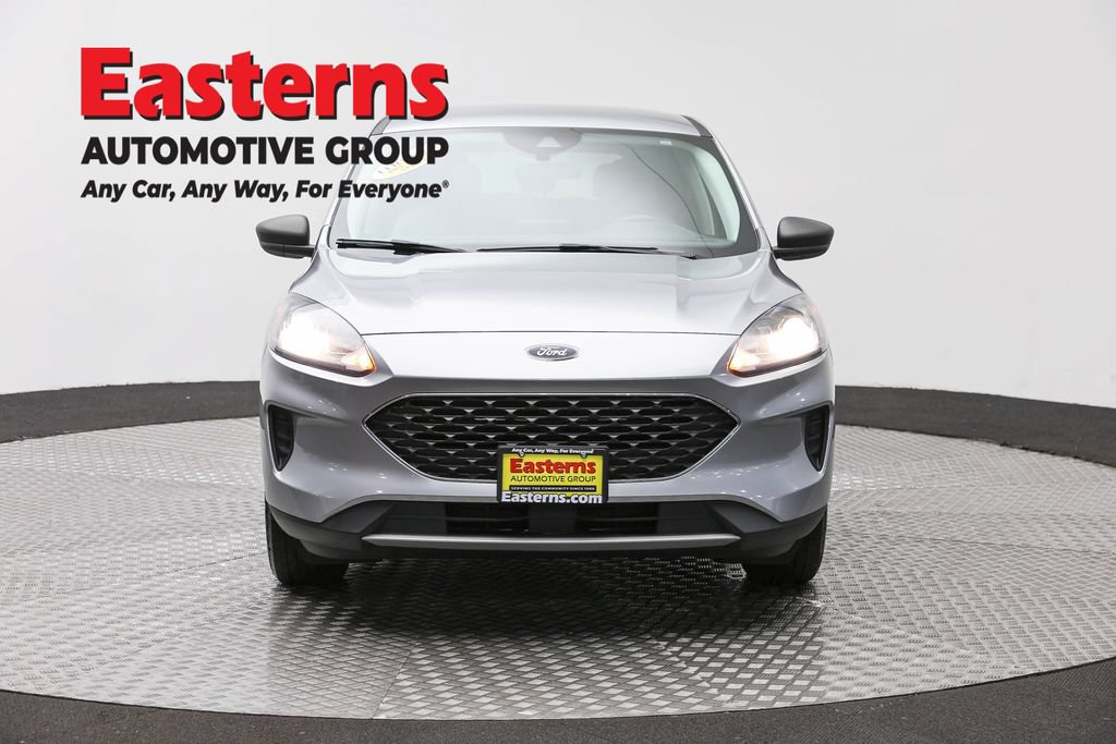 Used 2022 Ford Escape SE AWD/4WD image 2