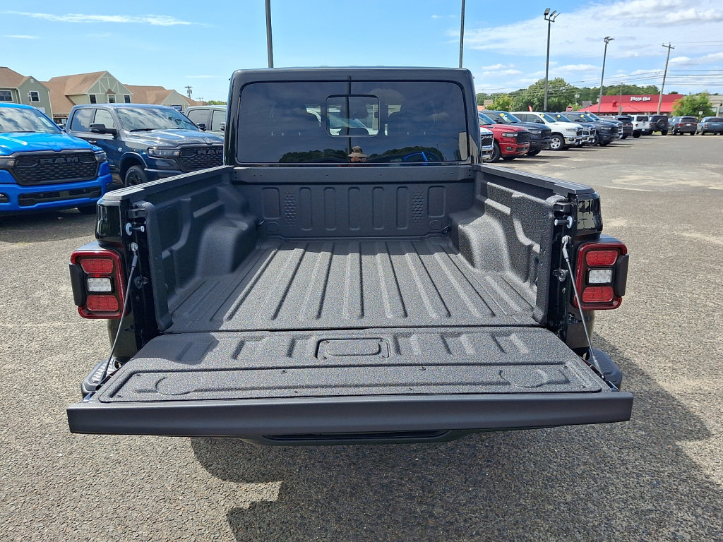 New 2026 Jeep Gladiator Sport AWD/4WD image 19